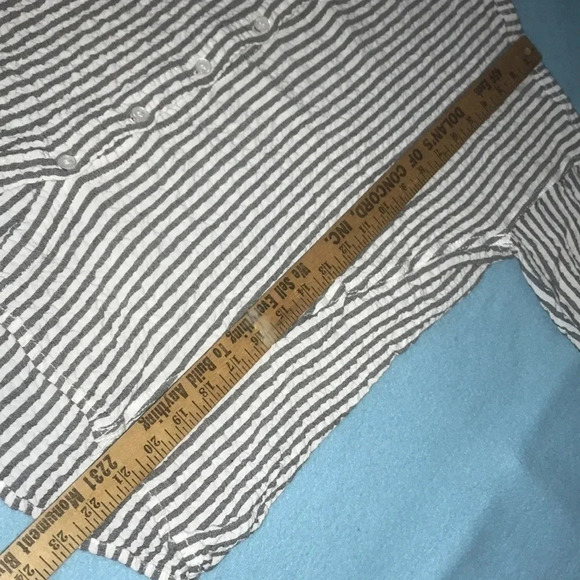 MAX STUDIO striped gray and white collared 3/4 button up sleeves textured size S - Picture 7 of 10
